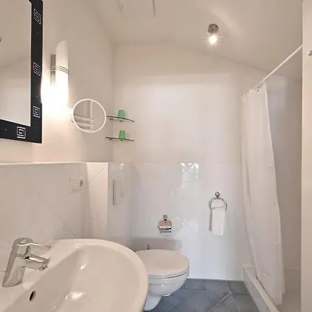 Ferienwohnung-13-villa-celia-sellin-strandnah-fuer-6-personen * Sellin (Rugen)