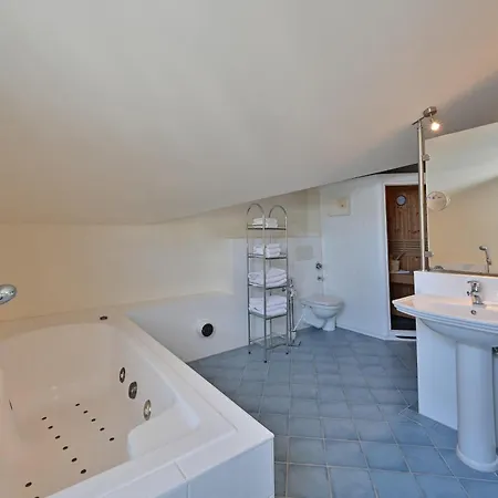 Ferienwohnung-13-villa-celia-sellin-strandnah-fuer-6-personen * Sellin (Rugen)